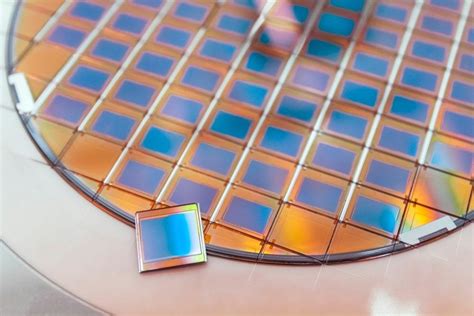 wafer meaning in electronics.